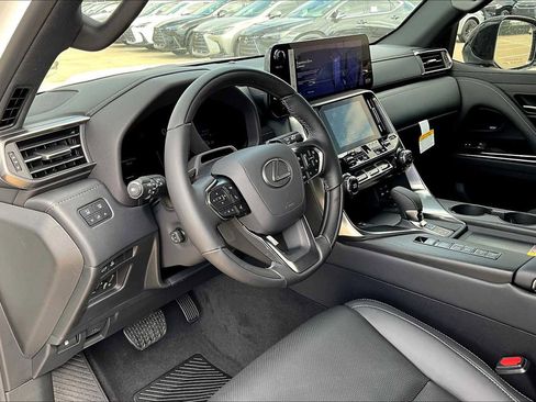Used 2025 Lexus LX 700h Luxury w/ Appearance Package AWD/4WD image 8