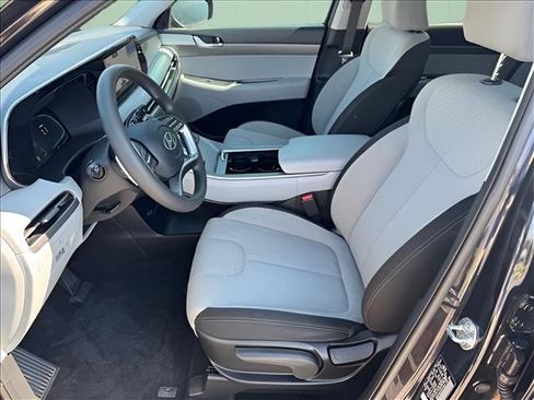 Used 2023 Hyundai Palisade SE w/ Cargo Package FWD image 5