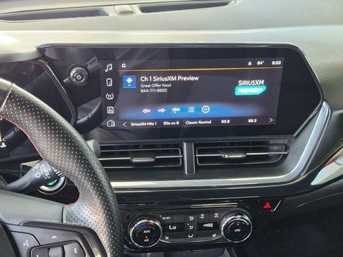 Used 2024 Chevrolet Trax RS w/ Sunroof Package FWD image 20