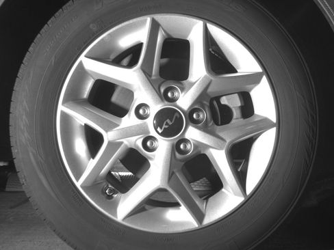 Used 2025 Kia Soul LX w/ LX Technology Package FWD image 13