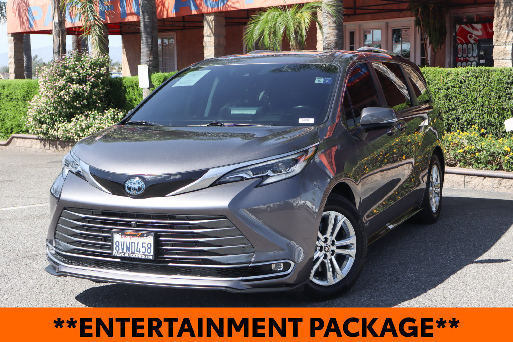Used 2021 Toyota Sienna Platinum AWD/4WD image 4