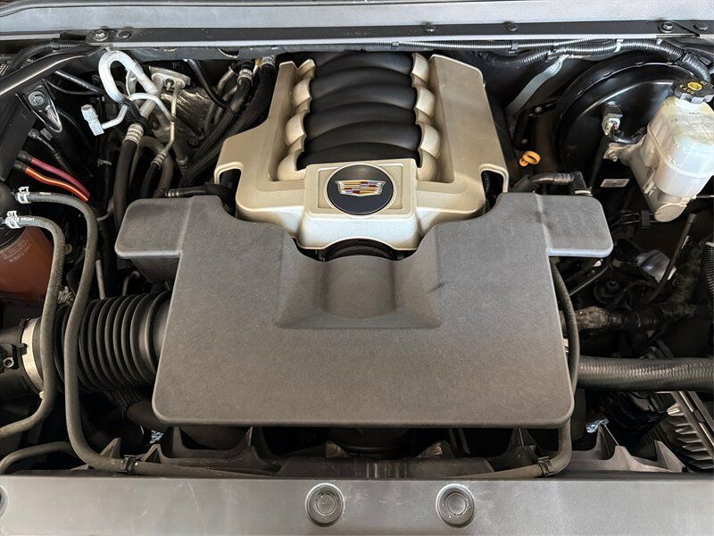Used 2020 Cadillac Escalade ESV Premium Luxury AWD/4WD image 11