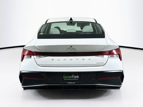 Used 2024 Hyundai Elantra Limited FWD image 7