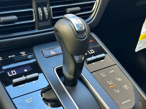 New 2026 Porsche Macan image 24