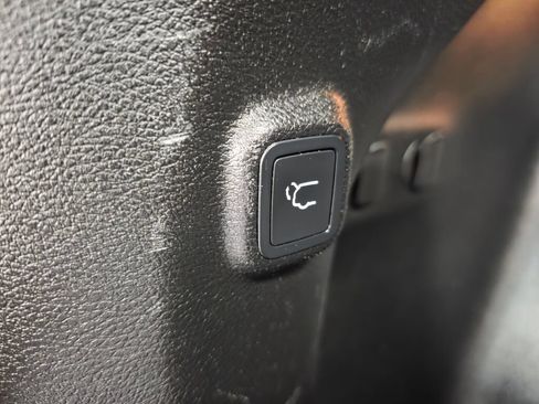 Used 2020 Jeep Cherokee Limited AWD/4WD image 19