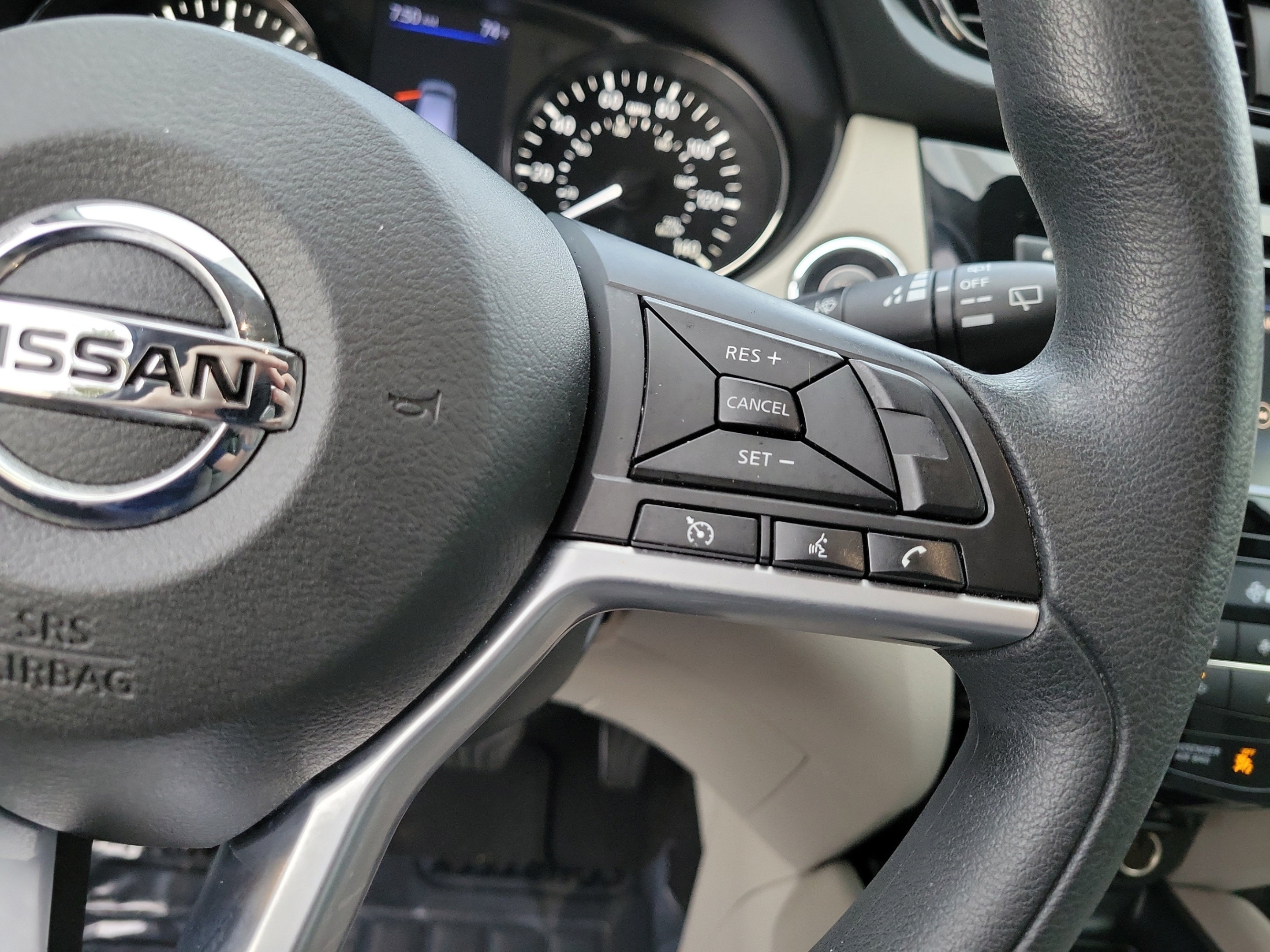 Used 2020 Nissan Rogue Sport SV FWD image 35
