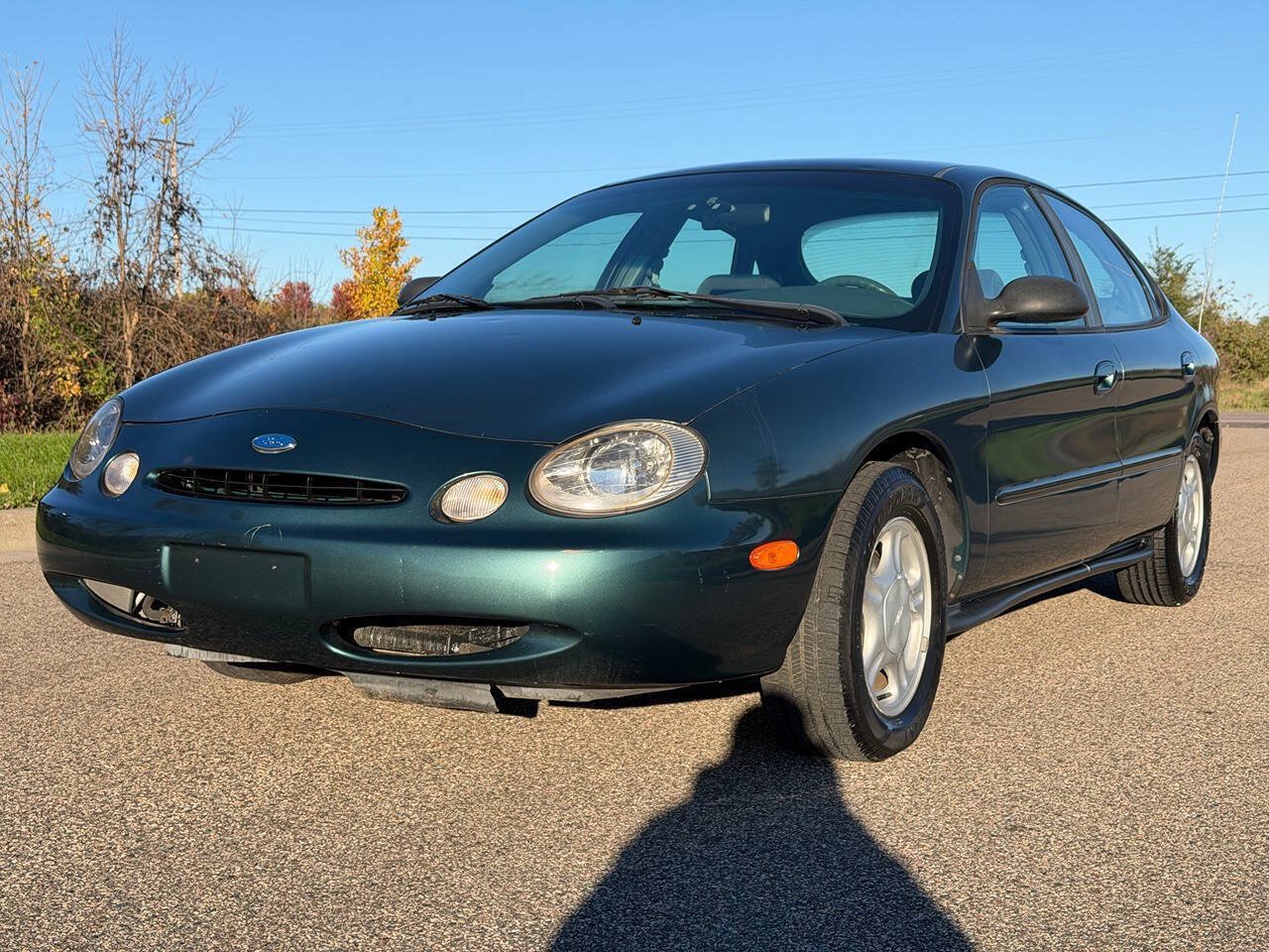 Used 1997 Ford Taurus GL FWD image 3