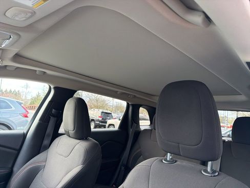 Used 2017 Jeep Cherokee 75th Anniversary image 11