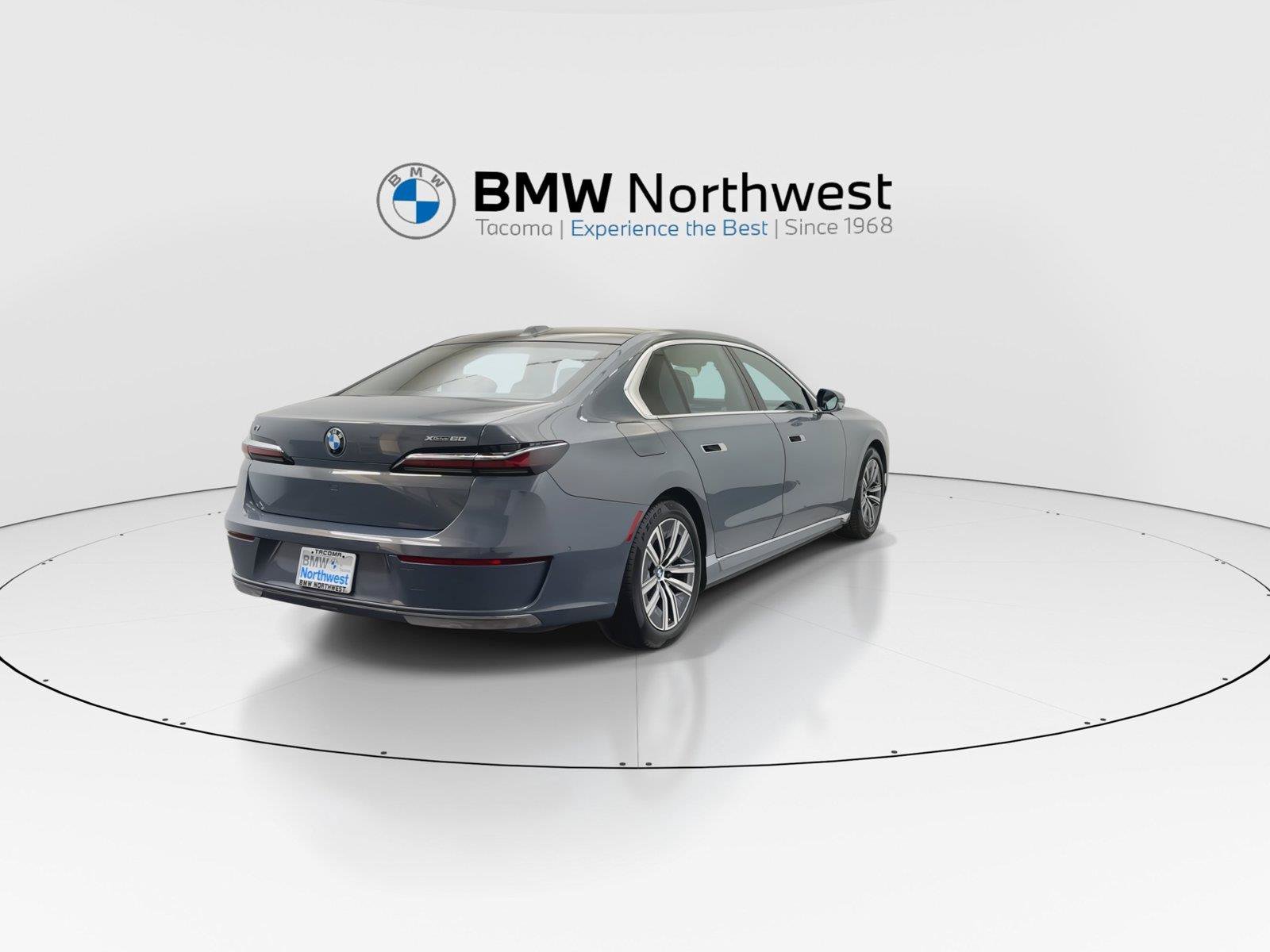 Used 2023 BMW i7 xDrive60 AWD/4WD image 3