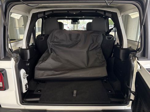 Used 2025 Jeep Wrangler Sport S image 30