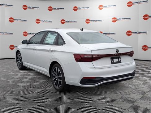 New 2026 Volkswagen Jetta SE image 7