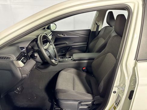 Used 2025 Toyota Camry LE image 11