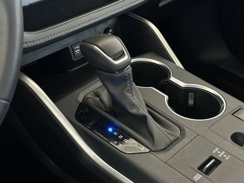 Used 2025 Toyota Highlander LE image 20