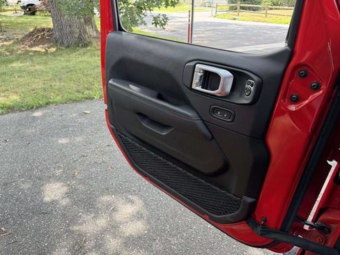 Used 2022 Jeep Wrangler Unlimited Sahara w/ LED Lighting Group AWD/4WD image 21