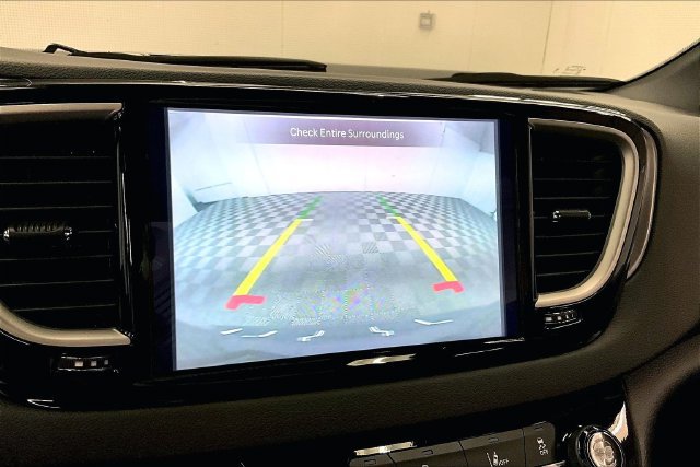 Used 2025 Chrysler Pacifica Select FWD image 28