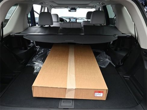 New 2025 Honda Pilot Touring image 25