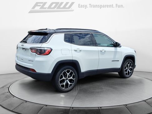 Used 2025 Jeep Compass Limited AWD/4WD image 9