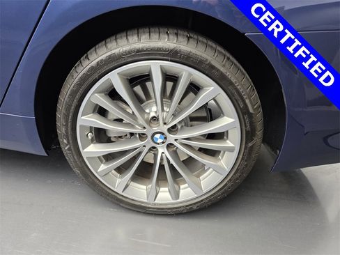 Used 2023 BMW 540i w/ Premium Package image 19