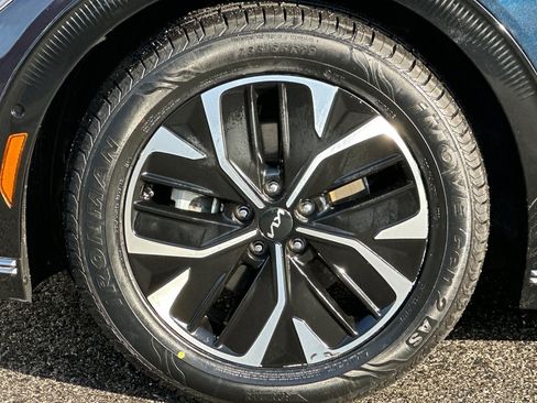 Used 2022 Kia EV6 Wind w/ Wind Technology Package image 36