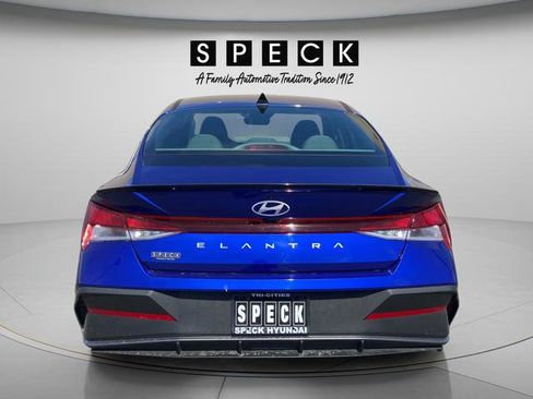 Certified 2025 Hyundai Elantra Sport FWD image 4