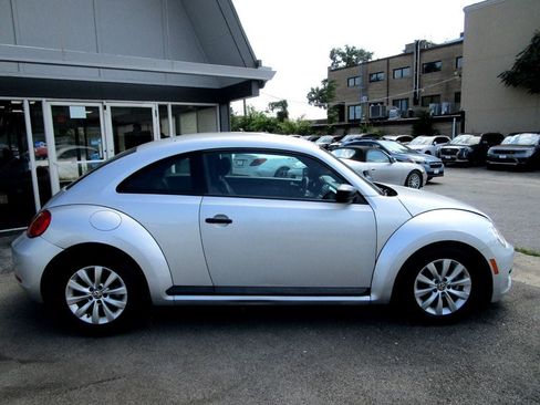 Used 2014 Volkswagen Beetle 1.8T FWD image 5