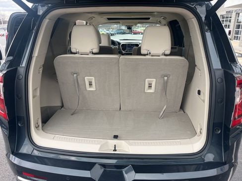 Used 2021 GMC Acadia Denali w/ Denali Ultimate Package image 12