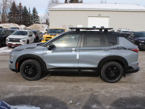 New 2026 Mitsubishi Outlander Trail Edition image 5