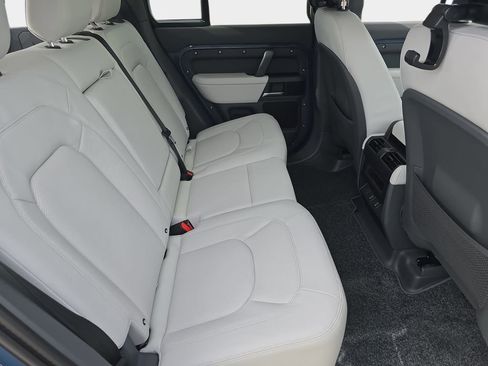 New 2026 Land Rover Defender 110 X-Dynamic SE image 11