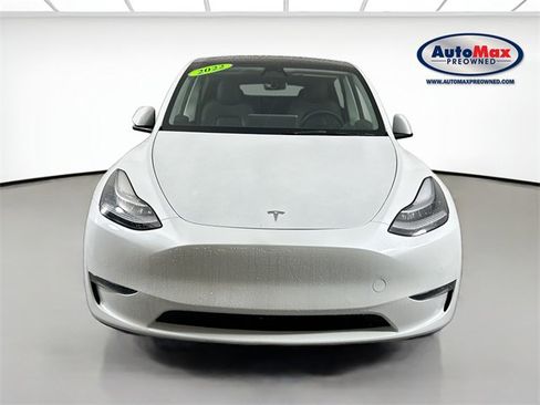 Used 2022 Tesla Model Y Long Range image 6