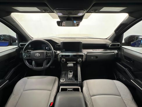 Used 2025 Toyota Tacoma SR5 image 9