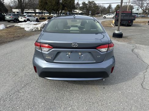 Used 2022 Toyota Corolla LE FWD image 4