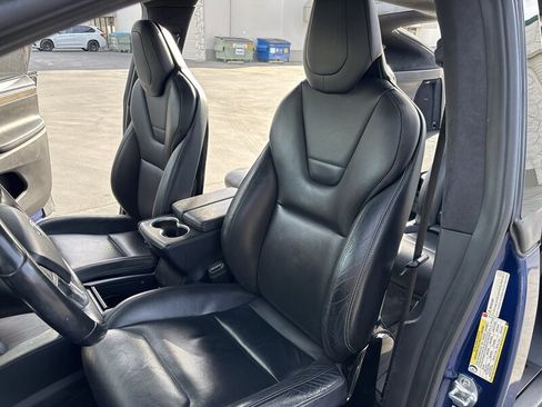 Used 2016 Tesla Model X 90D image 24
