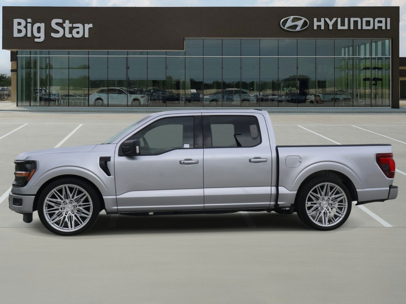 Used 2025 Ford F150 XLT w/ Equipment Group 302A MID RWD image 2