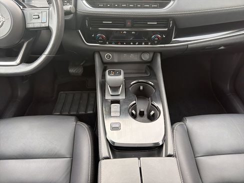 Used 2023 Nissan Rogue SL w/ SL Premium Package image 26