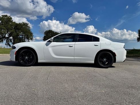 Used 2021 Dodge Charger SXT w/ Leather Interior Group image 2