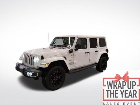 Used 2022 Jeep Wrangler Unlimited Sahara w/ Cold Weather Group image 8