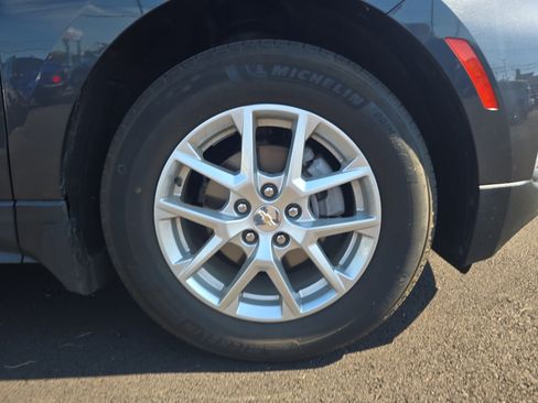 Used 2023 Chevrolet Equinox LT FWD image 9