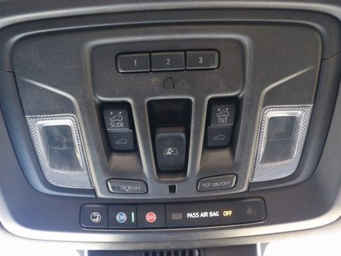 Used 2023 GMC Sierra 1500 AT4 w/ AT4 Premium Package image 26