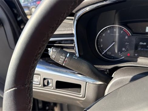 Used 2024 Cadillac XT6 Sport image 17