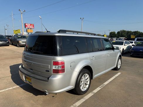 Used 2017 Ford Flex SE FWD image 5
