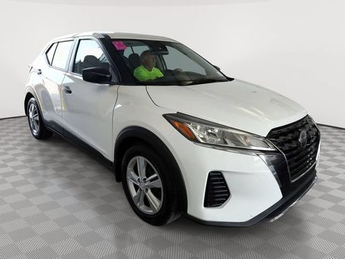 Used 2021 Nissan Kicks S FWD image 1