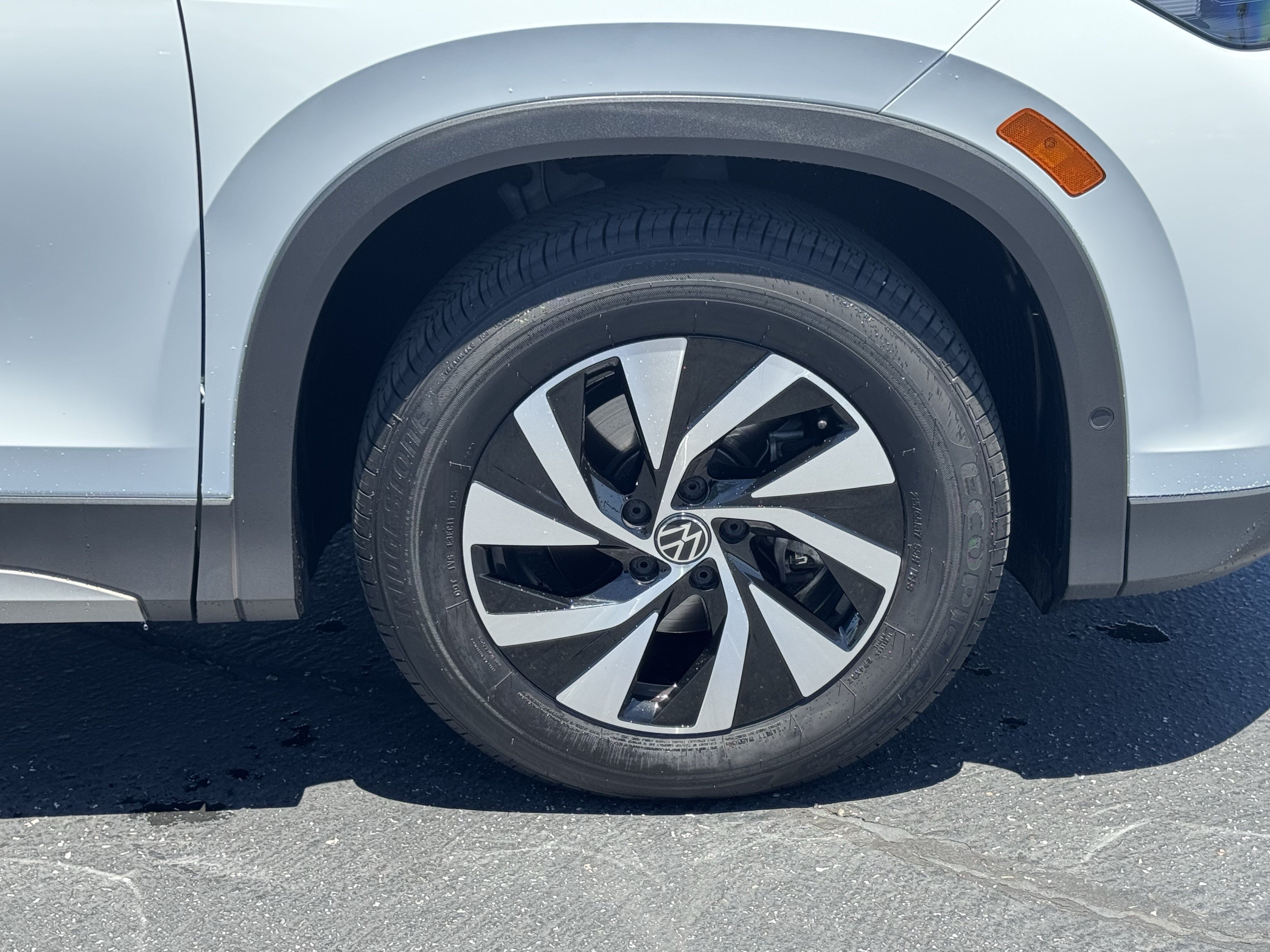 Certified 2025 Volkswagen Tiguan S FWD image 12