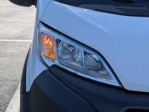 Used 2025 RAM ProMaster 2500 w/ Convenience Group FWD image 9
