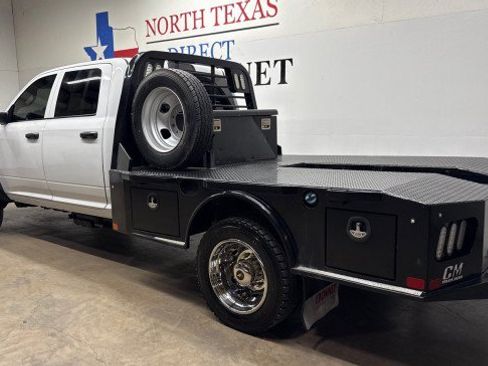 Used 2022 RAM 5500 Tradesman w/ Chrome Appearance Group AWD/4WD image 9