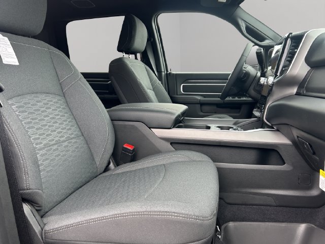 New 2026 RAM 3500 Big Horn AWD/4WD image 35