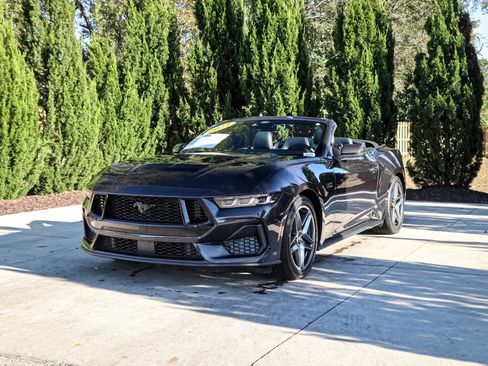 Used 2024 Ford Mustang GT Premium image 5