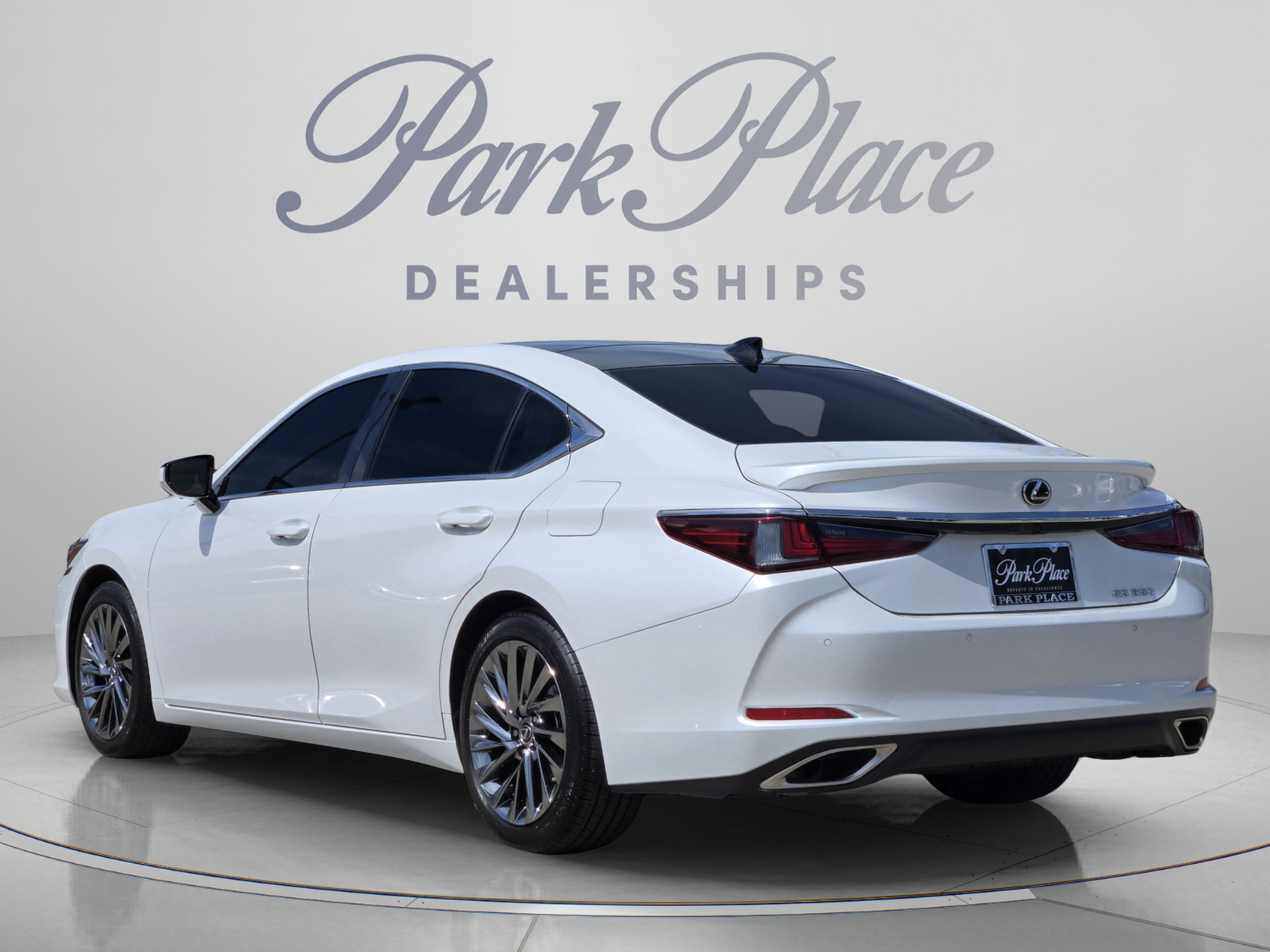 Certified 2024 Lexus ES 350 Ultra Luxury w/ Accessory Package (Z2) FWD image 3