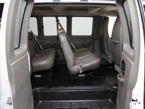 Used 2013 Chevrolet Express 3500 LS image 17