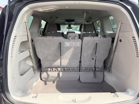 Used 2017 Chrysler Pacifica Touring FWD image 5