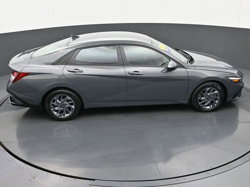 Certified 2024 Hyundai Elantra SEL FWD image 33